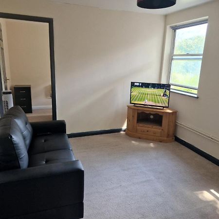 Maidstone Heights III - 1 Bedroom In Maidstone! Exterior foto
